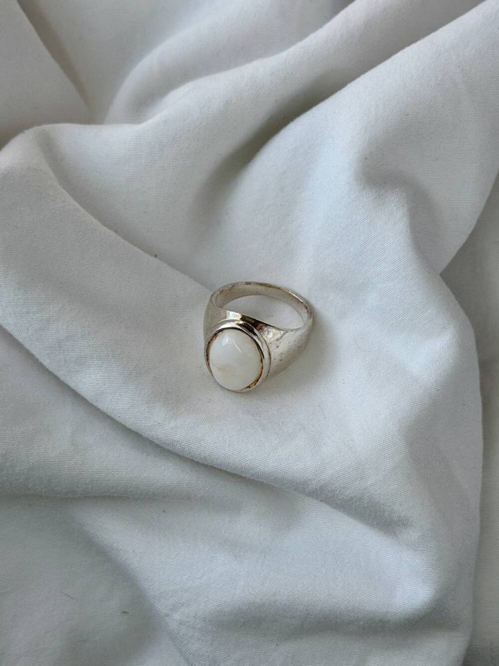 Classic Wide Band Ring - Silver Plated - White Quartz - Ring Size 8